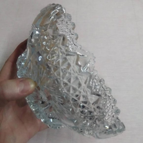 Antique Glass EAPG Bowl, Pressed Glass Dish, Pinwheel Starburst - Picture 3 of 6